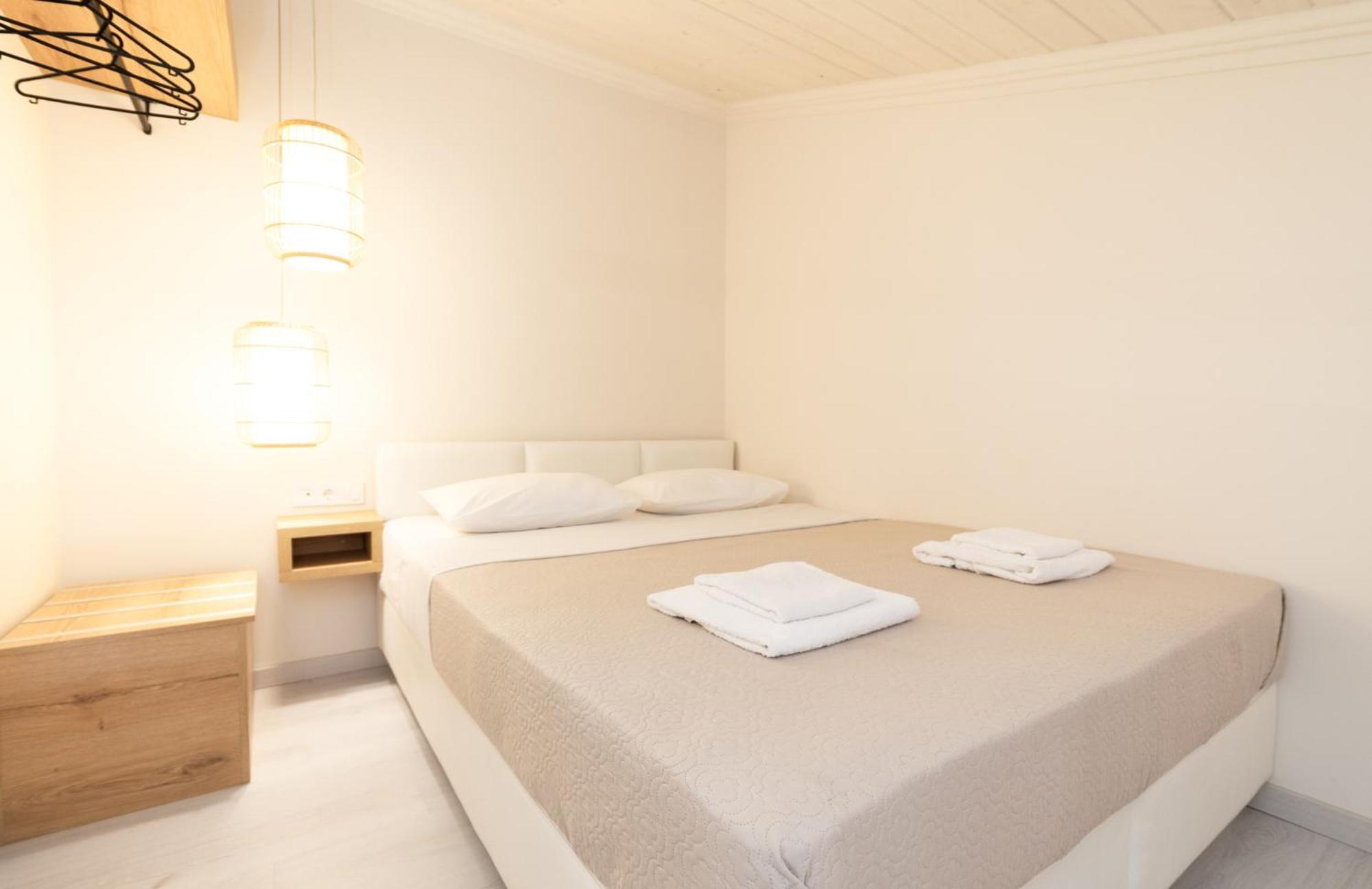 Mystery Suites And Apartments Néoi Póroi Eksteriør bilde