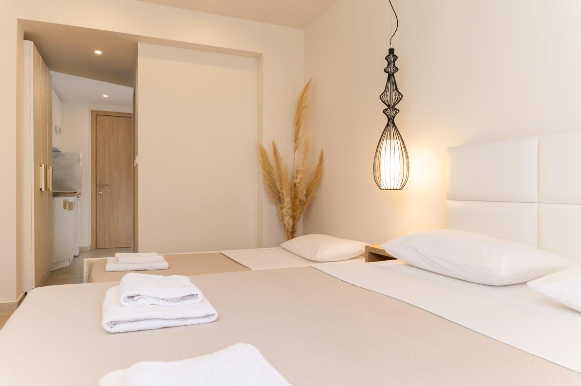 Mystery Suites And Apartments Néoi Póroi Eksteriør bilde